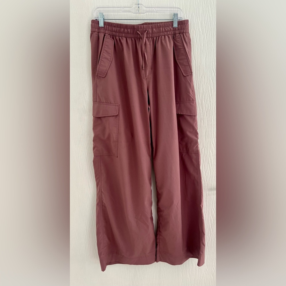 Old Navy athleisure pants, size M, Mauve color.
